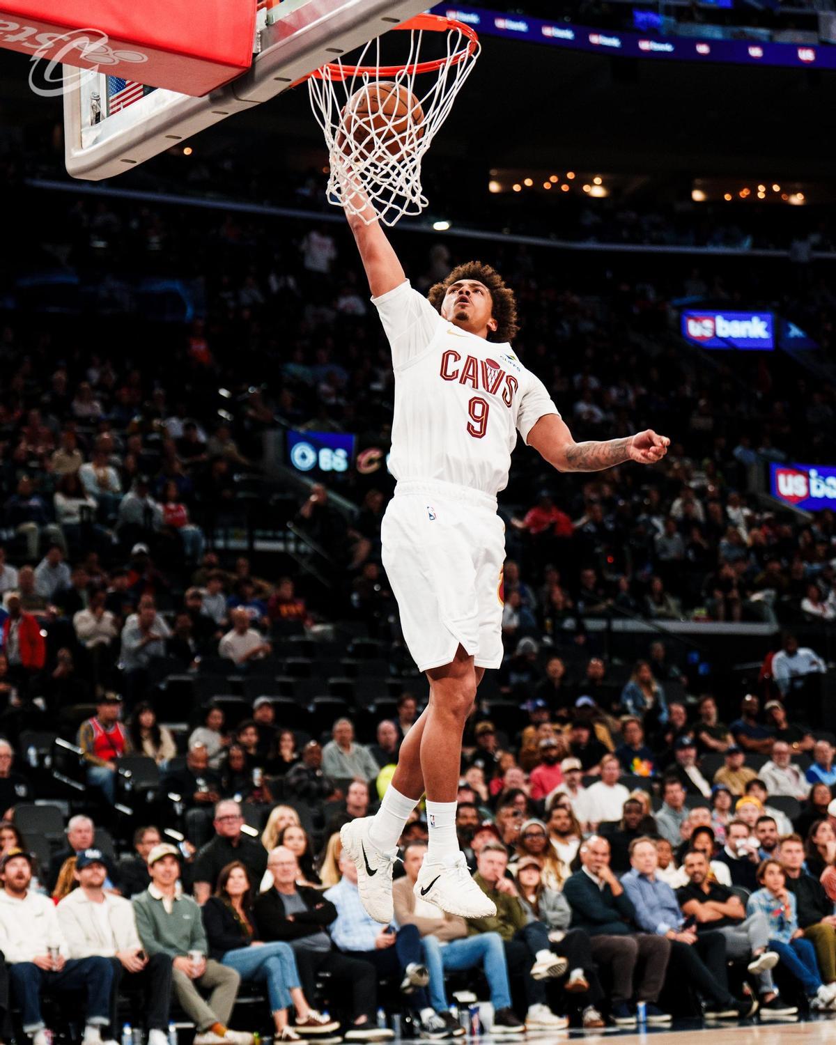 Los Cavs, triunfo a la espera de Harden