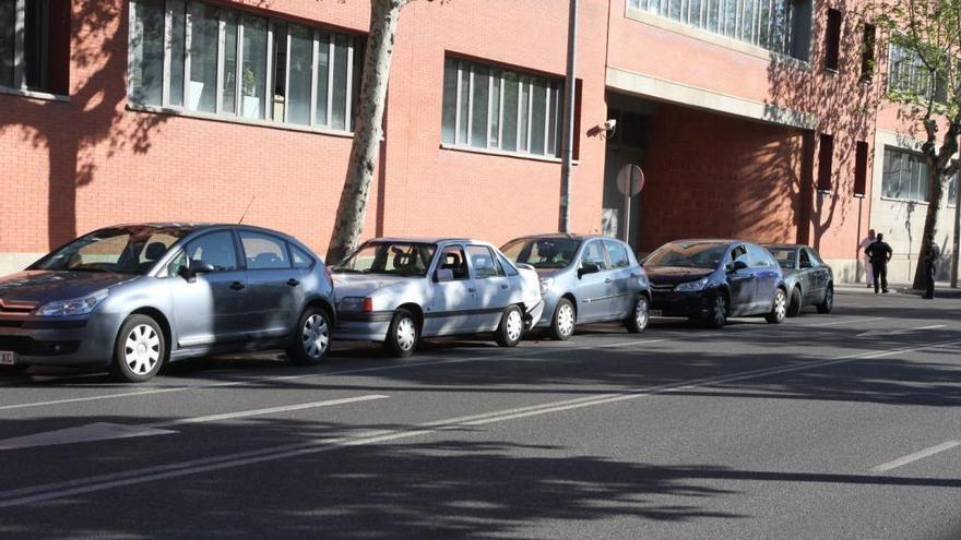 Identificados ocho delincuentes por robar tarjetas, tras copiar el pin en tiendas