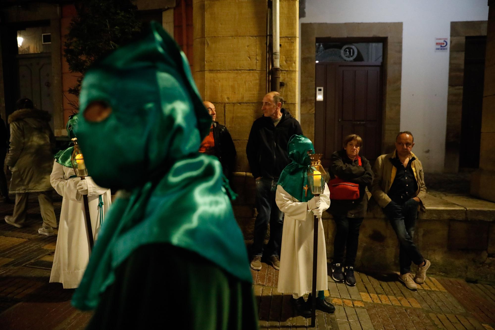 EN IMÁGENES: La procesión de Resurrección en Avilés