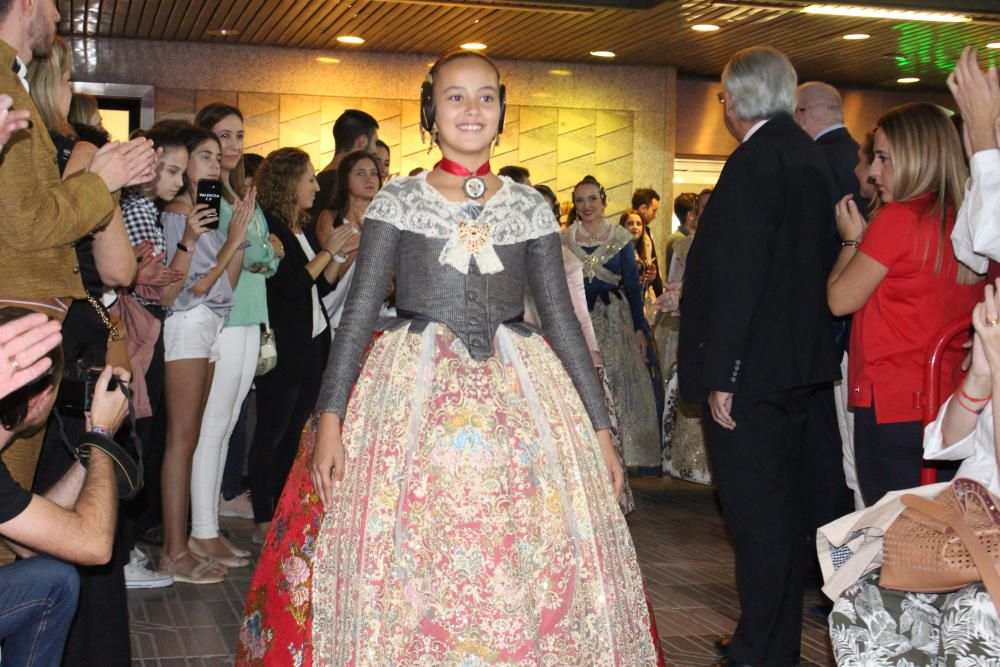 Estreno de las falleras mayores y cortes 2020 en Una Festa per a Tots