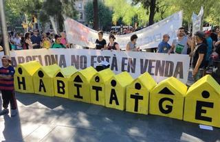 El ayuntamiento bendice la manifestación vecinal por la vivienda