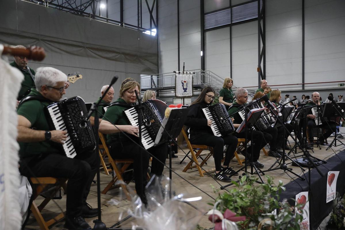 Así fue la gala contra el cáncer de Laviana, que llenó el recinto ferial
