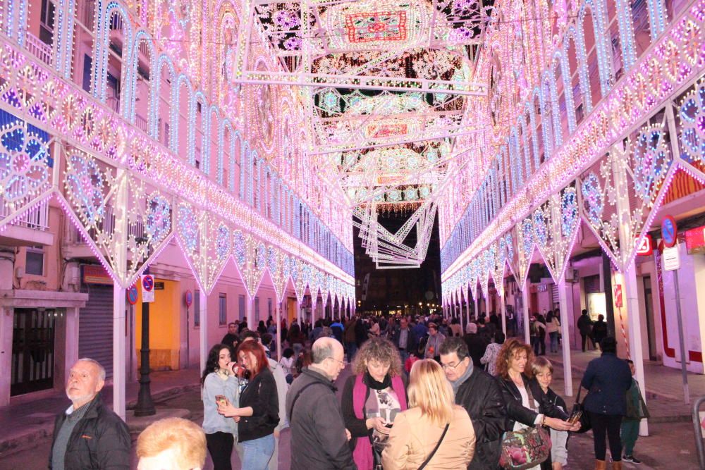 Encendido de luces de la falla Malvarrosa