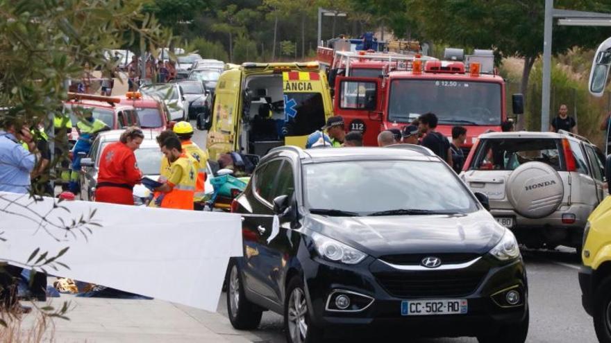 Cinc morts en un accident entre un cotxe i un autocar a Salou