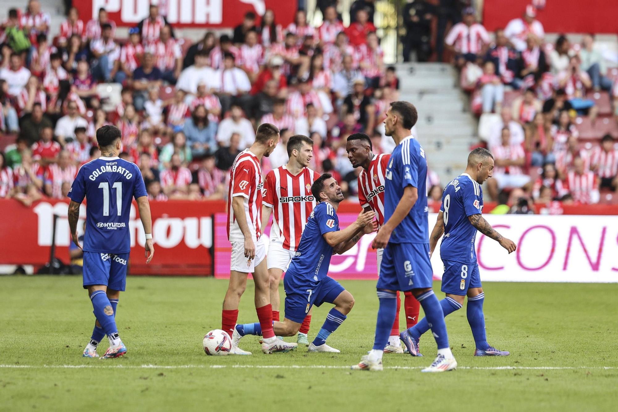 Derbi asturiano: las imágenes del partido entre el Sporting y el Oviedo en El Molinón