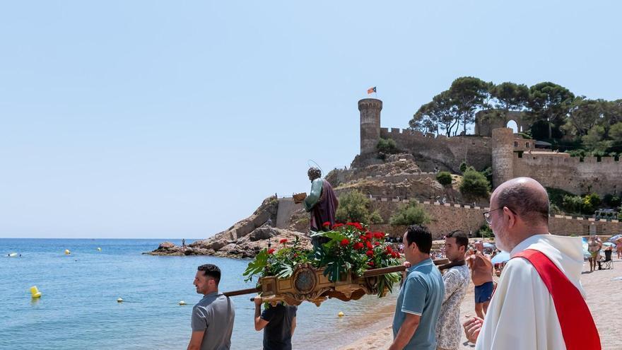 Processó de Sant Pere fins la platja i actes tradicionals a Tossa de Mar