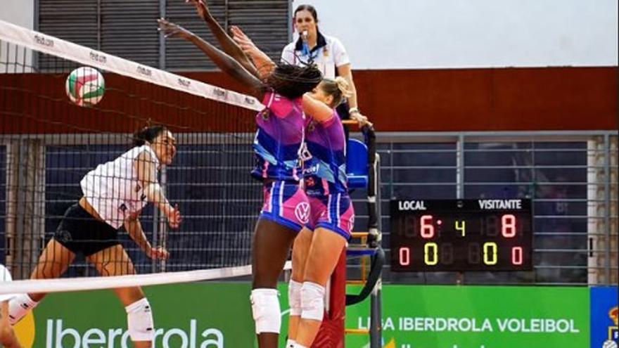 Akamere y Pelland colocan con éxito un bloqueo en la red. | CV HARIS