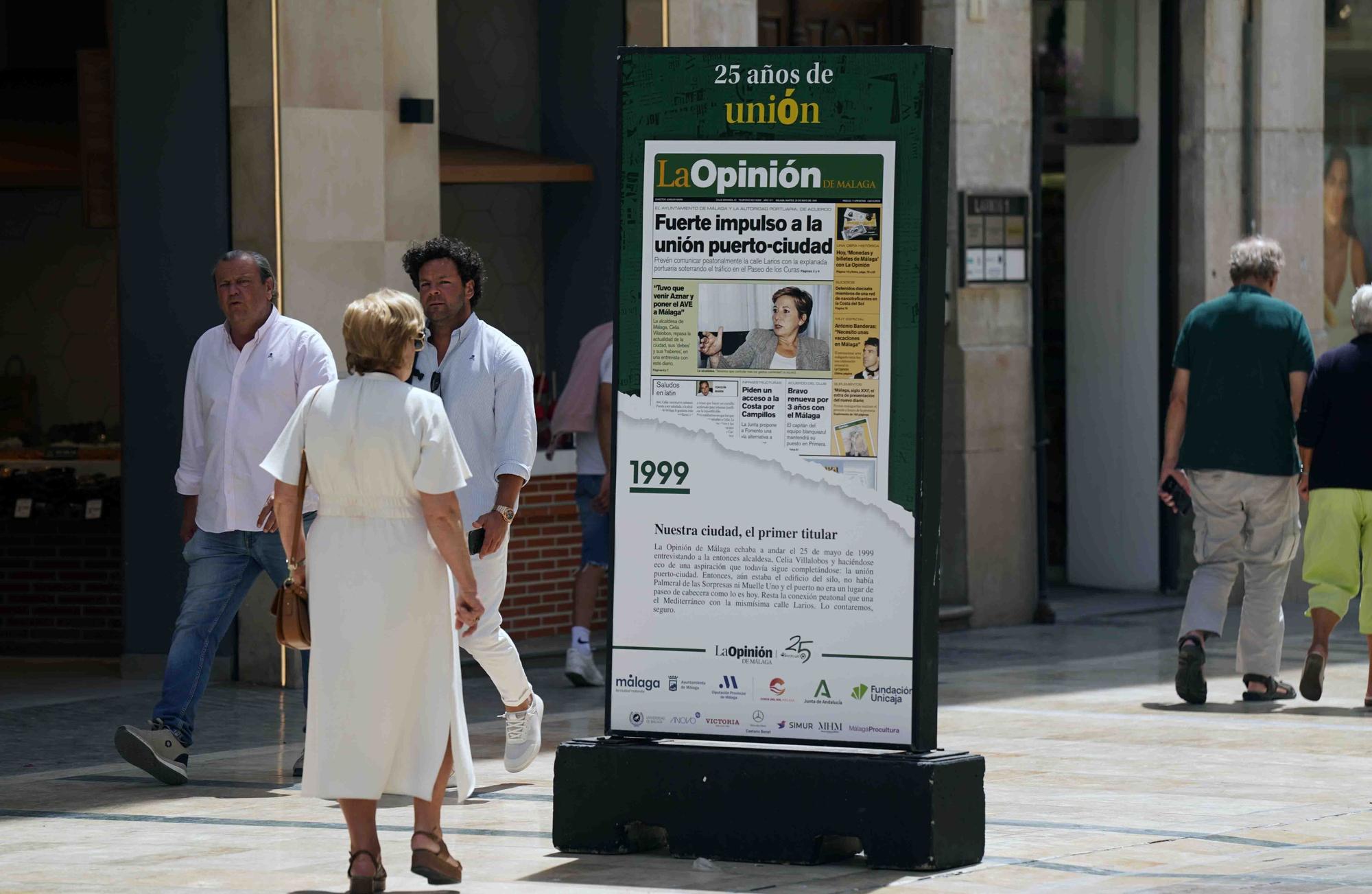 Exposición en la calle Larios de los 25 años de La Opinión de Málaga.
