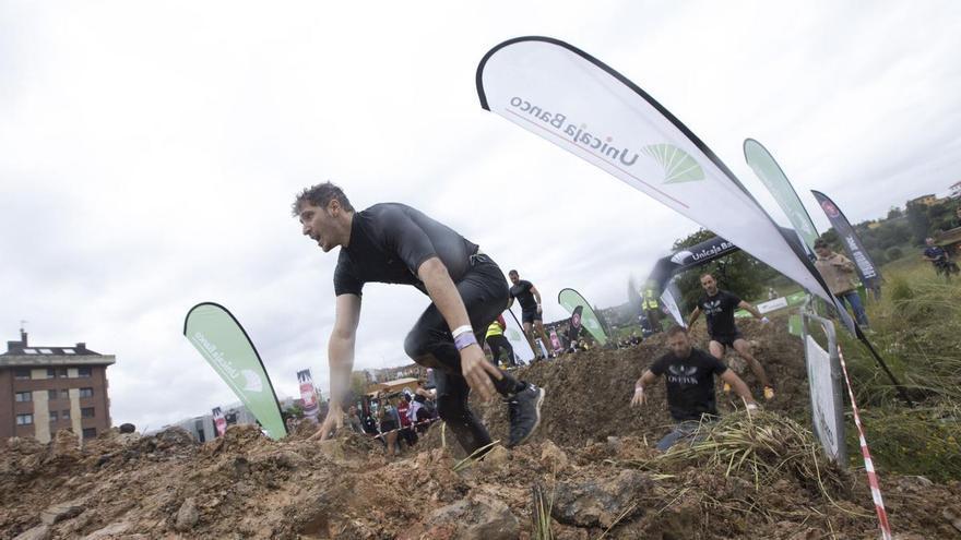 La Farinato Race vuelve a sus orígenes: Gijón acoge el "circuito de carreras de obstáculos más divertido y duro del mundo"
