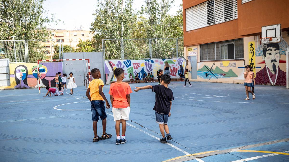 Niños en el patio de un colegio, este curso.