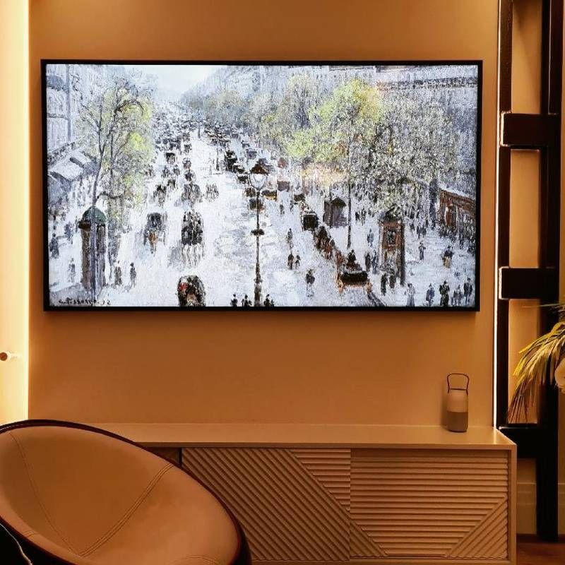 La televisión de Javier Veiga y Marta Hazas es un cuadro cuando está apagada