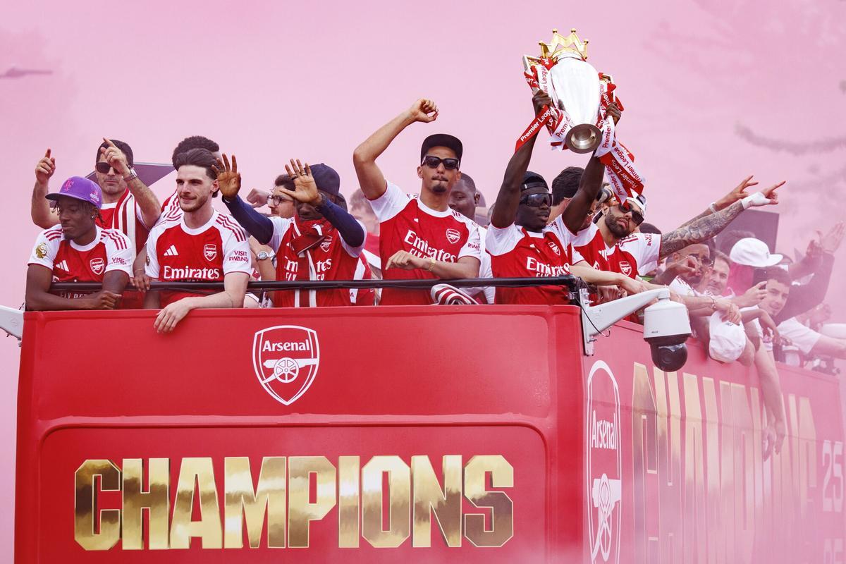 Las mejores imágenes del desfile del Arsenal por la Premier League Las mejores imágenes del desfile del Arsenal por la Premier League