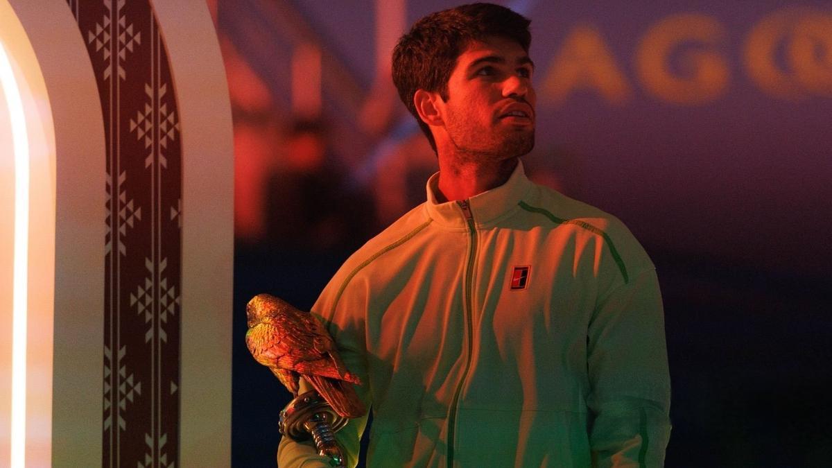 Alcaraz con el título en Doha