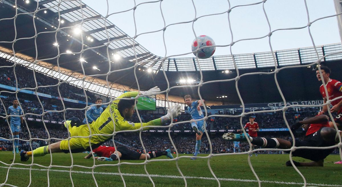 Guardiola engrandeix la imatge del City en el derbi de Manchester Guardiola engrandeix la imatge del City en el derbi de Manchester
