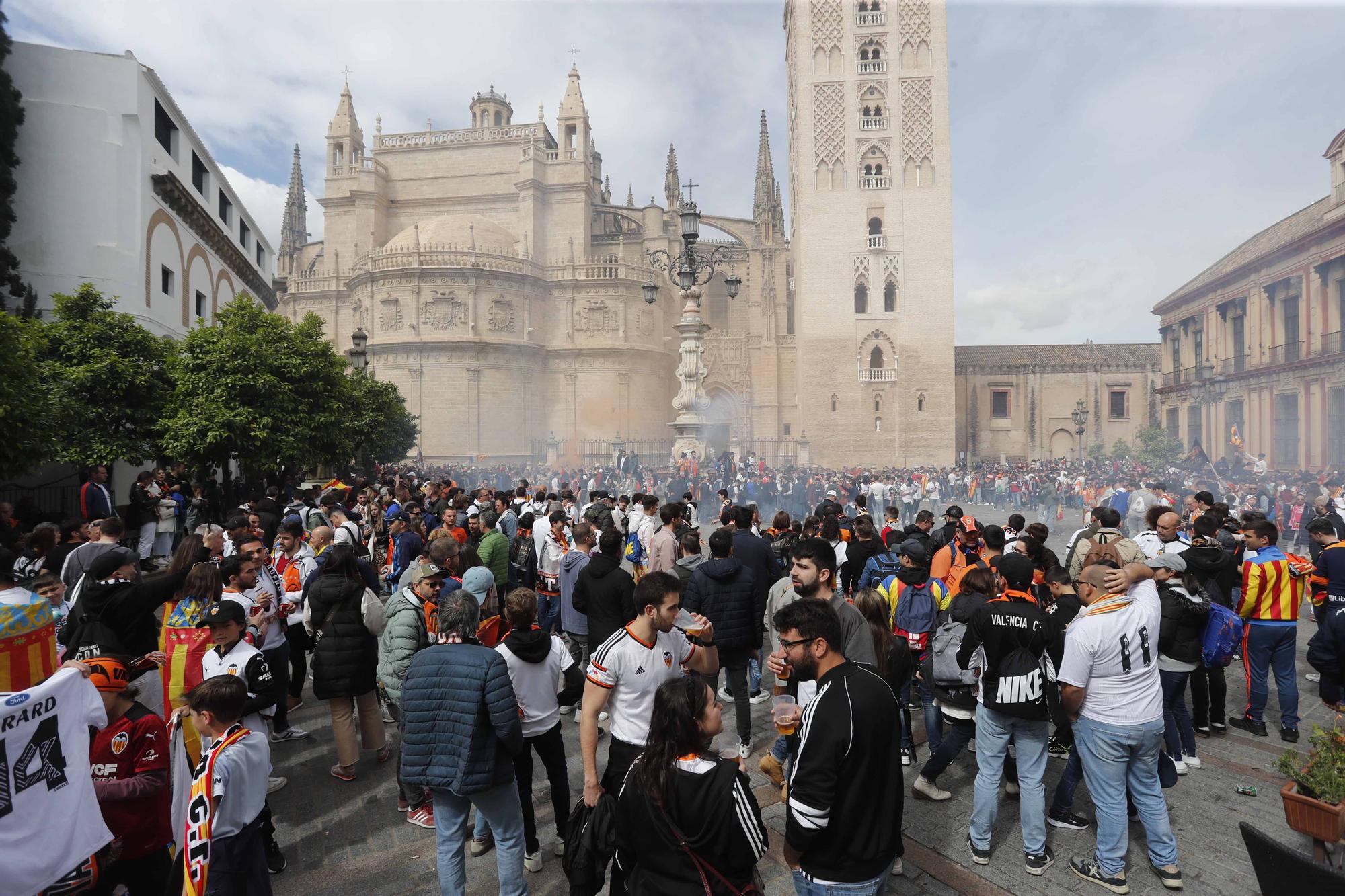 La afición valencianista toma Sevilla