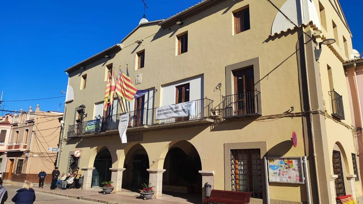 Fachada del ayuntamiento de Moncofa.