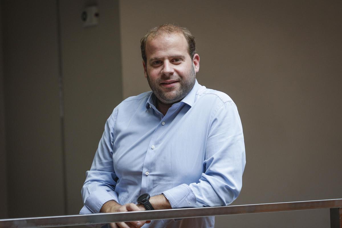 El exconseller de Medio Ambiente y Territorio, Miquel Mir, ha sido exculpado al archivarse la causa por prevaricación omisiva.