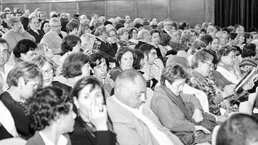 Público durante una actividad celebrada en el teatro Jovellanos.