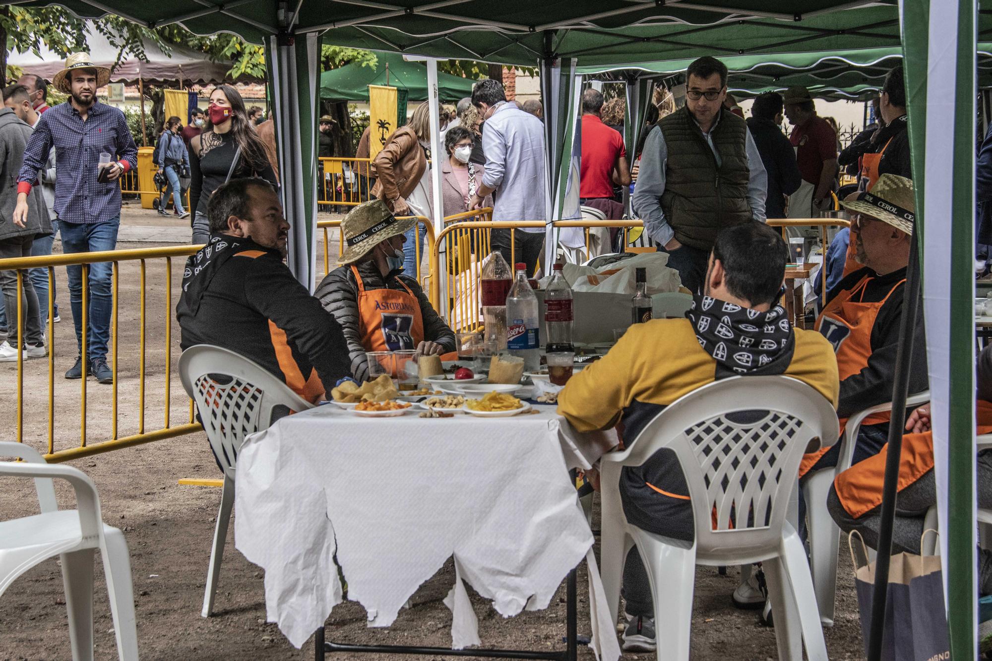 La Fiesta renace a medias en Alcoy