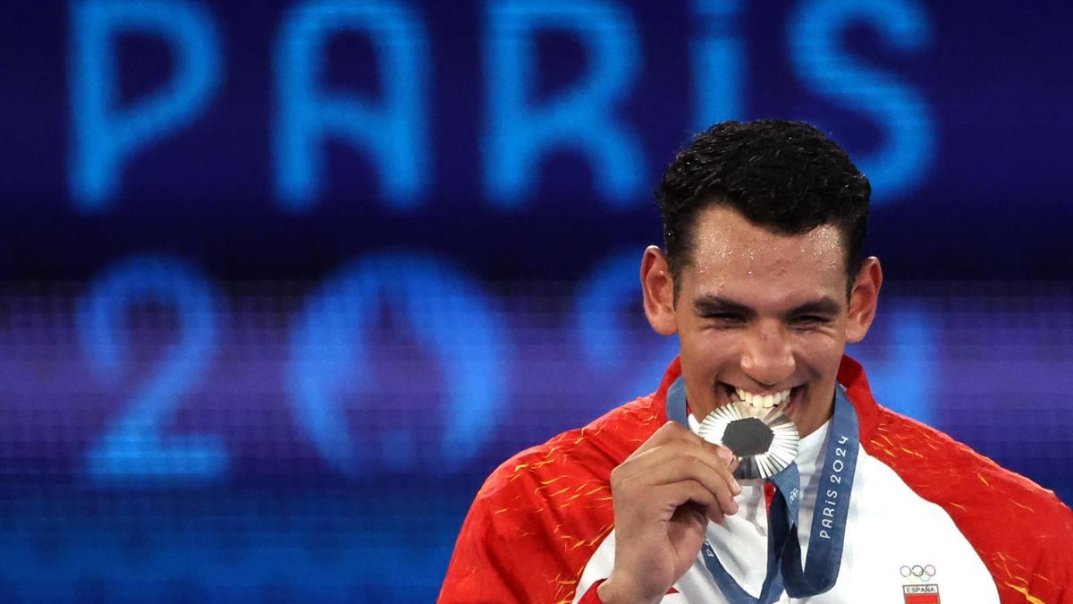 Ayoub Ghadfa en la ceremonia de entrega de medallas.