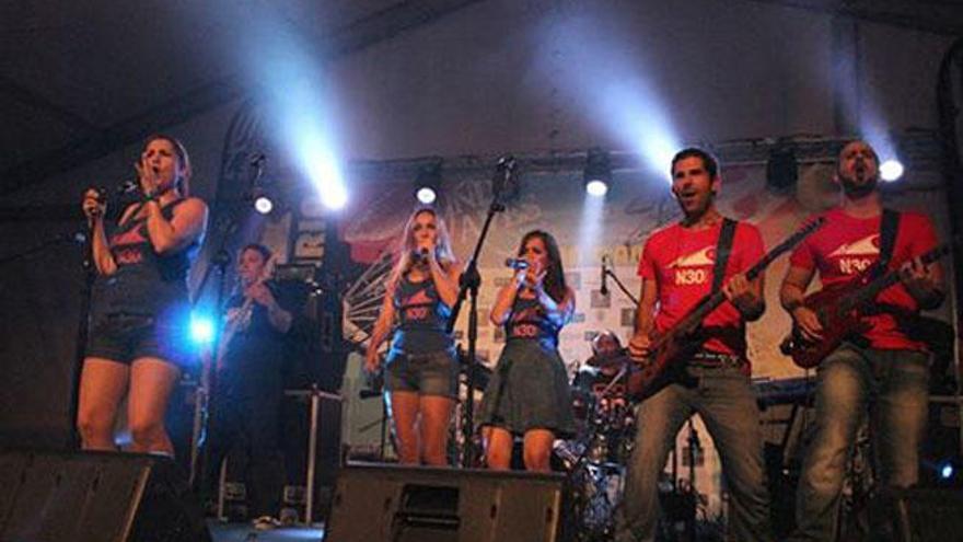 Concierto de verano en Melenara con Arístides Moreno y Macaronesia