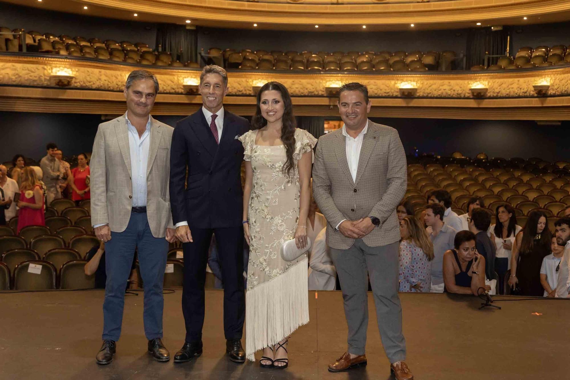 Manuel Escribano pronuncia el pregón de apertura de la Feria de Hogueras en el Teatro Principal de Alicante