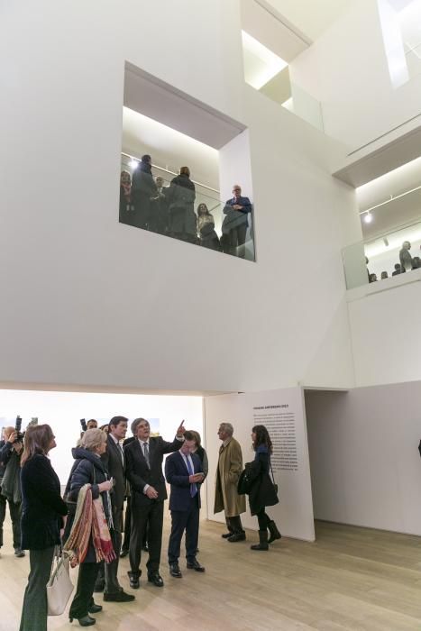 Plácido Arango acude junto a Javier Fernández a la inauguración de su exposición en el Bellas Artes