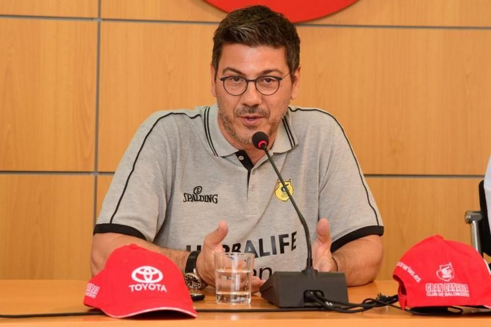 Presentación de Fotis Katsikaris como entrenador del Granca