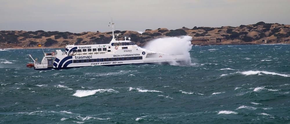 El puerto de la Savina ha cerrado en dos ocasiones