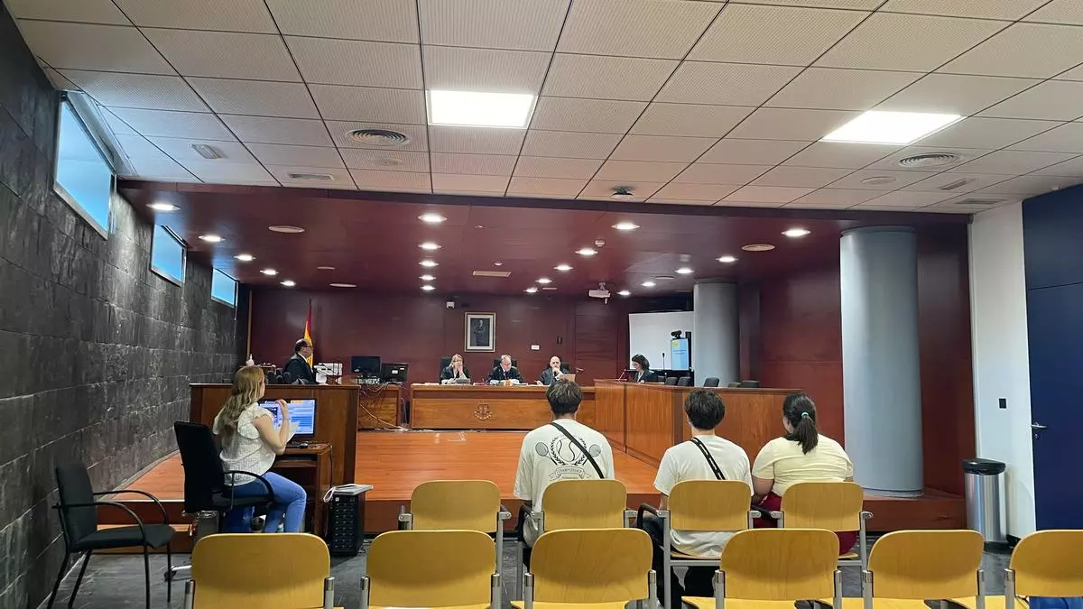 Los acusados por falsear recetas de Trankimazin en Cáceres son condenados aunque no irán a prisión