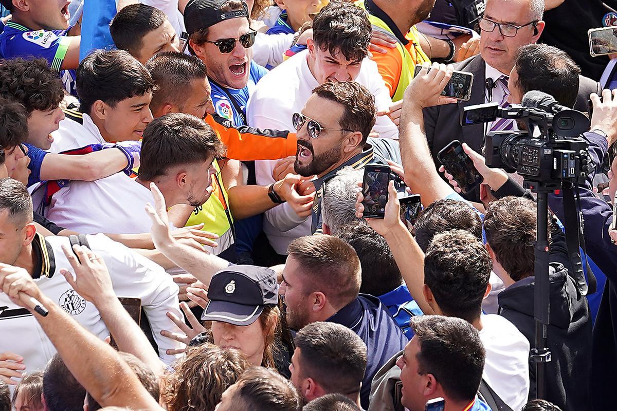 Bordalás, con la afición del Getafe