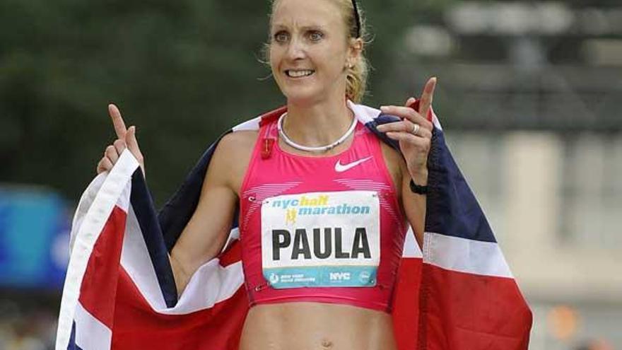 Paula Radcliffe celebra una victoria en una prueba. // Reuters