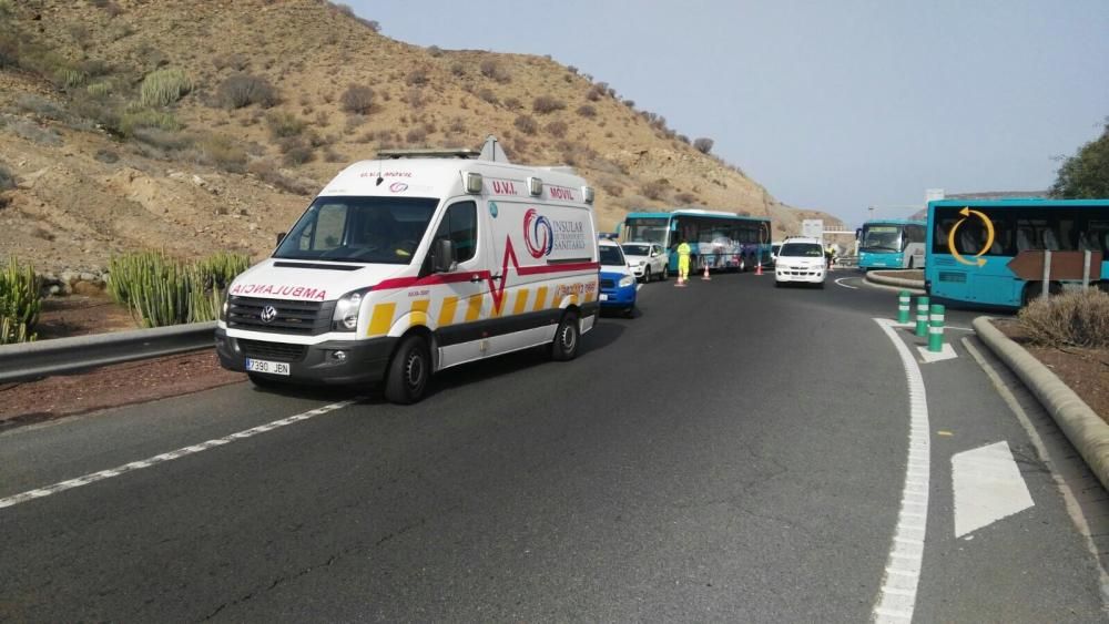 Accidente en la GC-1 en la rotonda de la salida de Puerto Rico