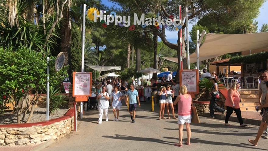 Entrada del Hippy Market Punta Arabí..