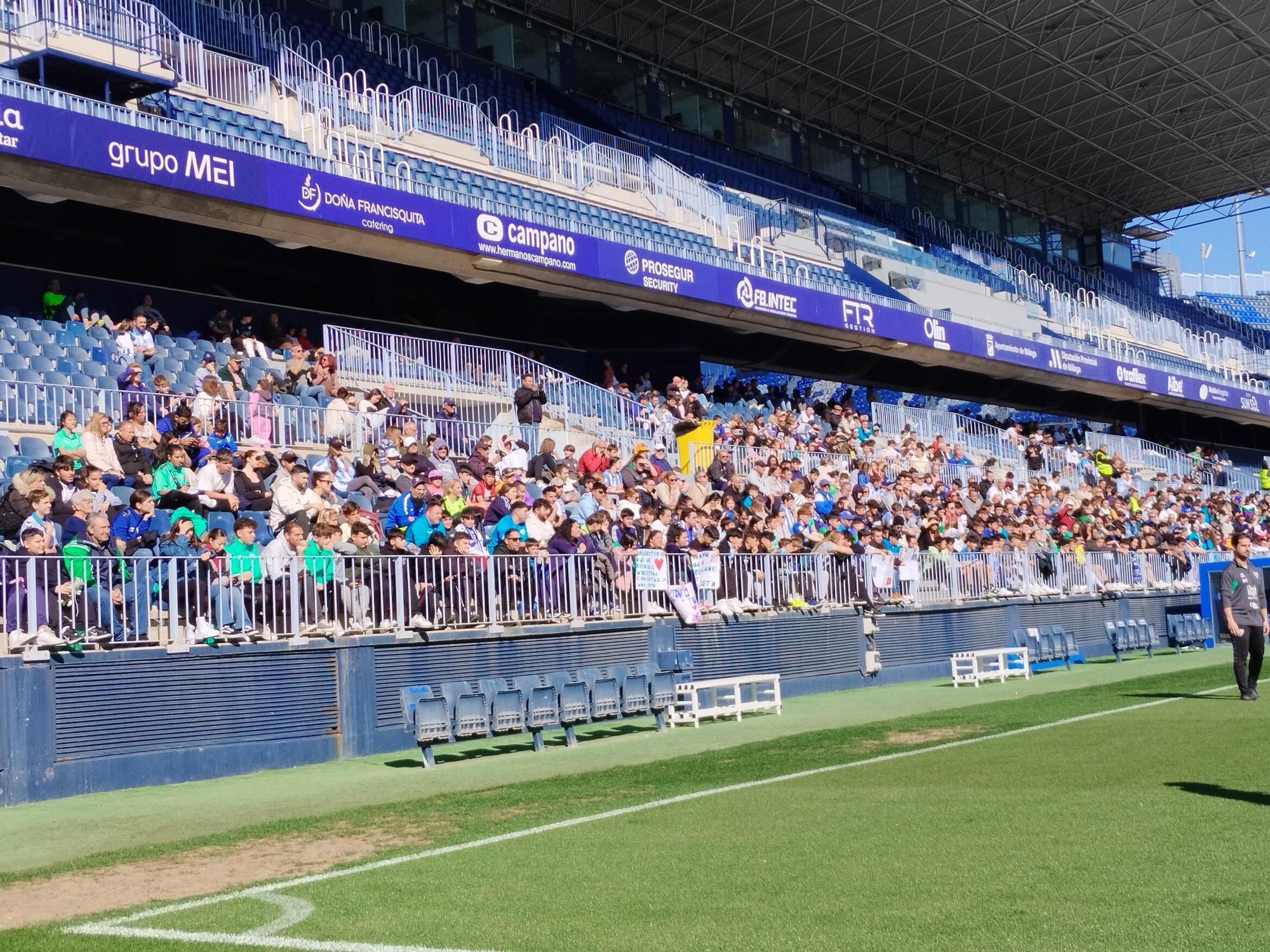 Entrenamiento de puertas abiertas del Málaga CF por la Semana Blanca