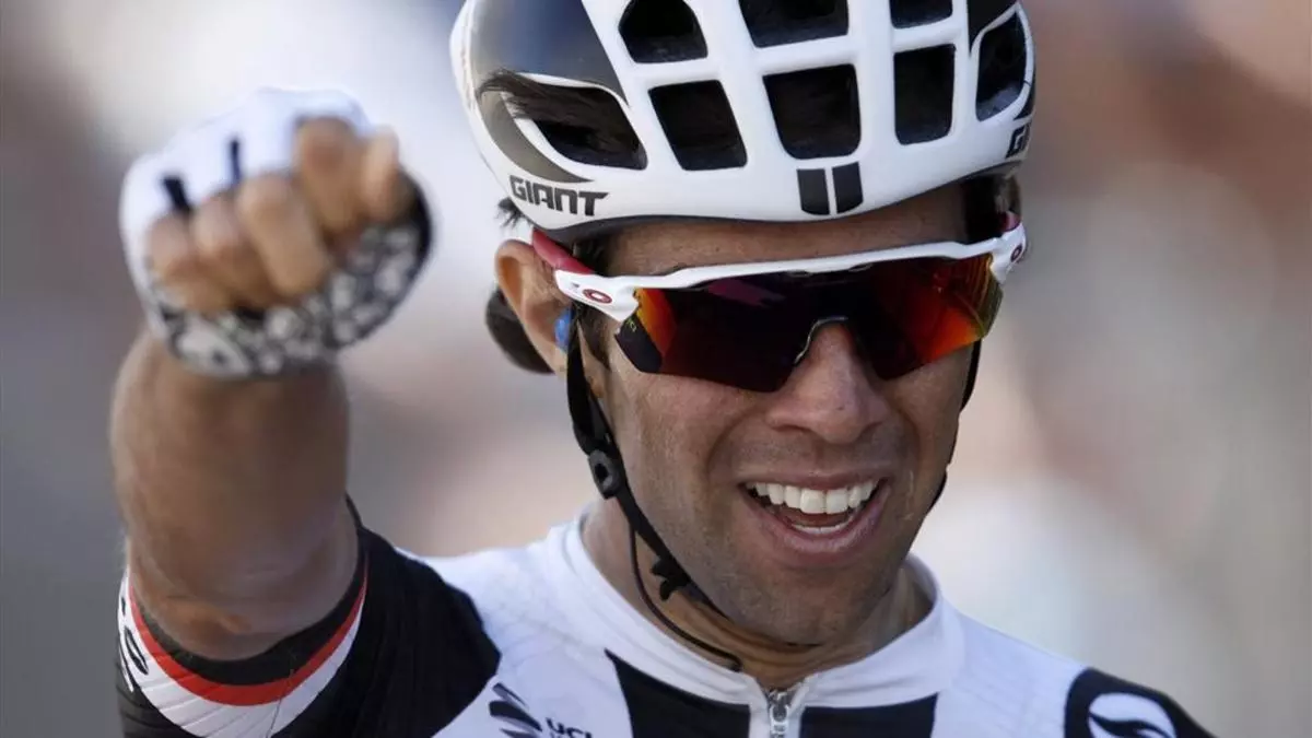 Matthews ganó la etapa y Froome recuperó el maillot amarillo
