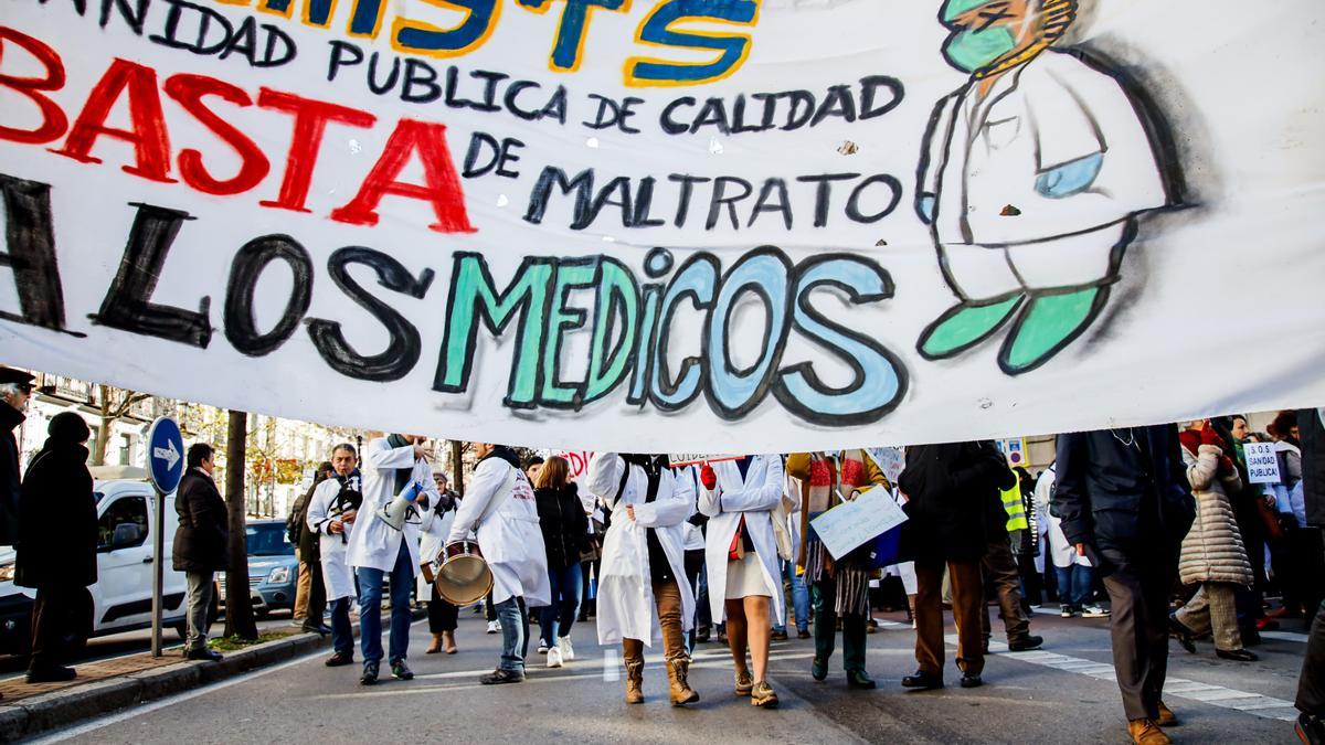 Concentración de médicos de Atención Primaria y Pediatras en Madrid