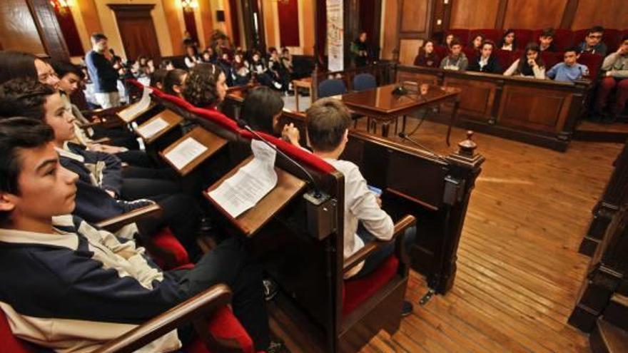 Los escolares toman la batuta del Ayuntamiento