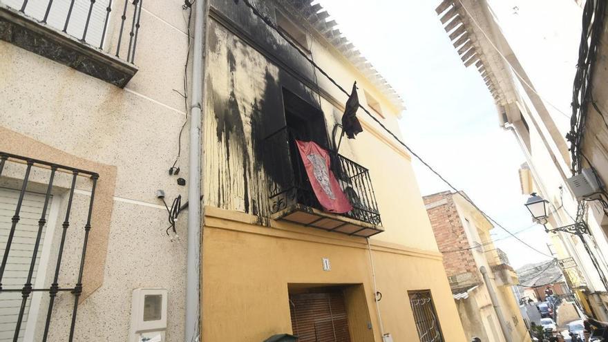 Una pareja de octogenarios y su hijo mueren en el incendio de su casa esta madrugada en Murcia