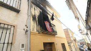 La fachada de la vivienda de Ricote en la que han fallecido tres personas.