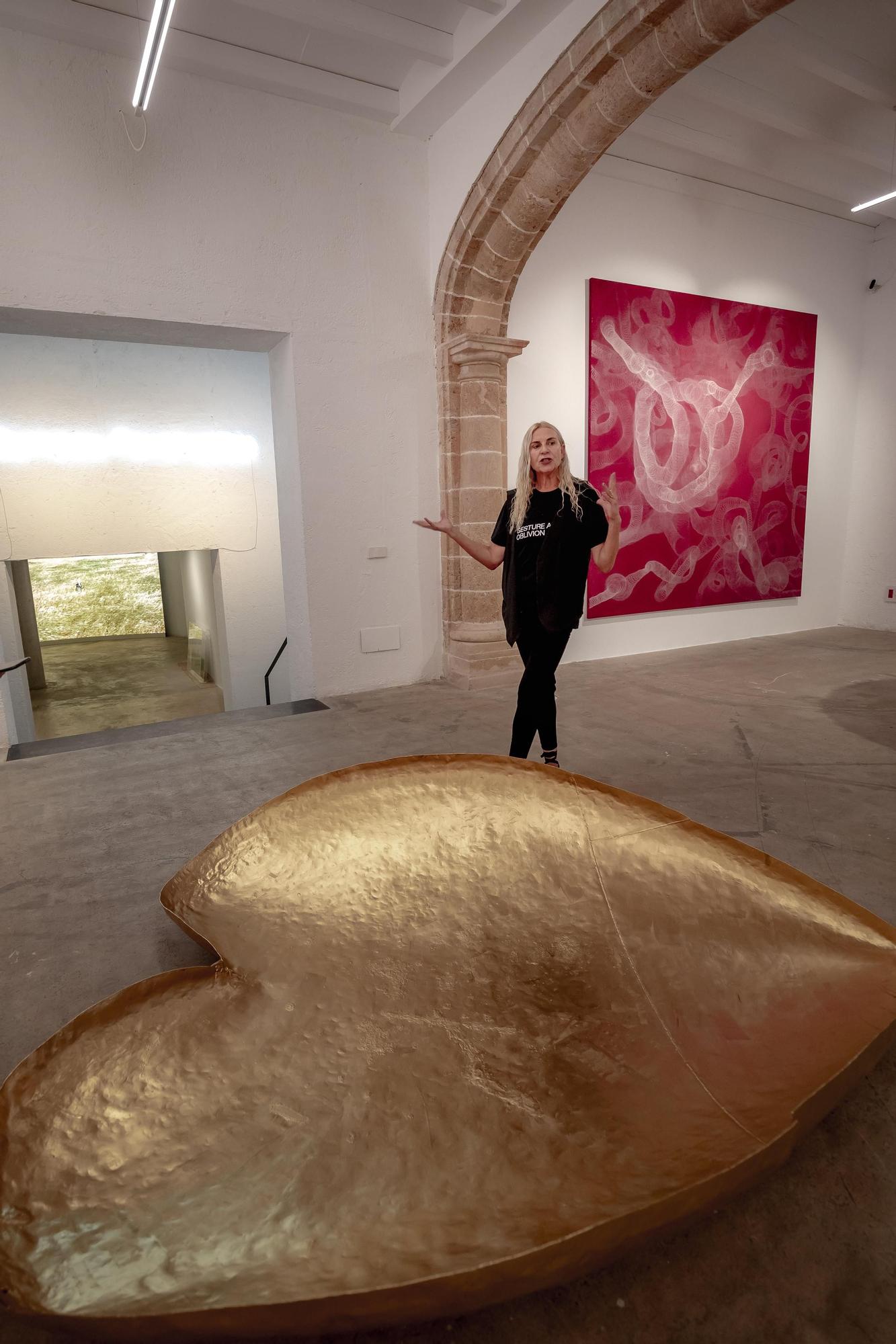 Susy Gómez expone 'Campos penetrables' en la galería Baró