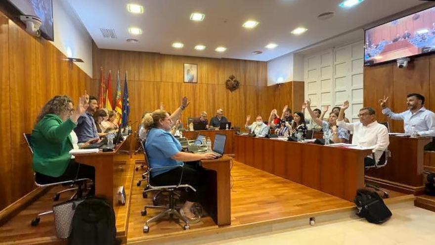 La corrupción y la censura marcan el pleno de Orihuela