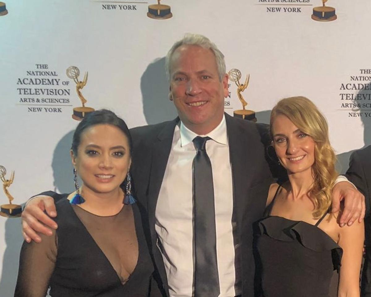 En una gala de los Premios NY Emmy Awards.