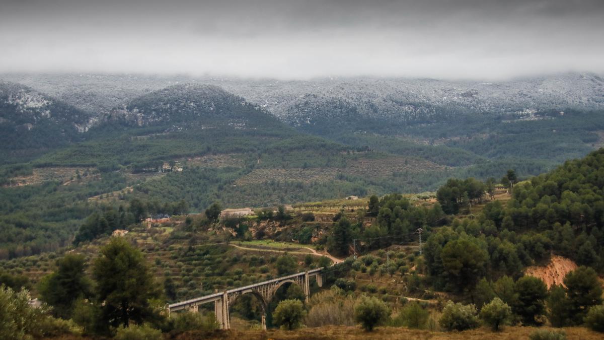 Alcoy amanece rodeada de nieve