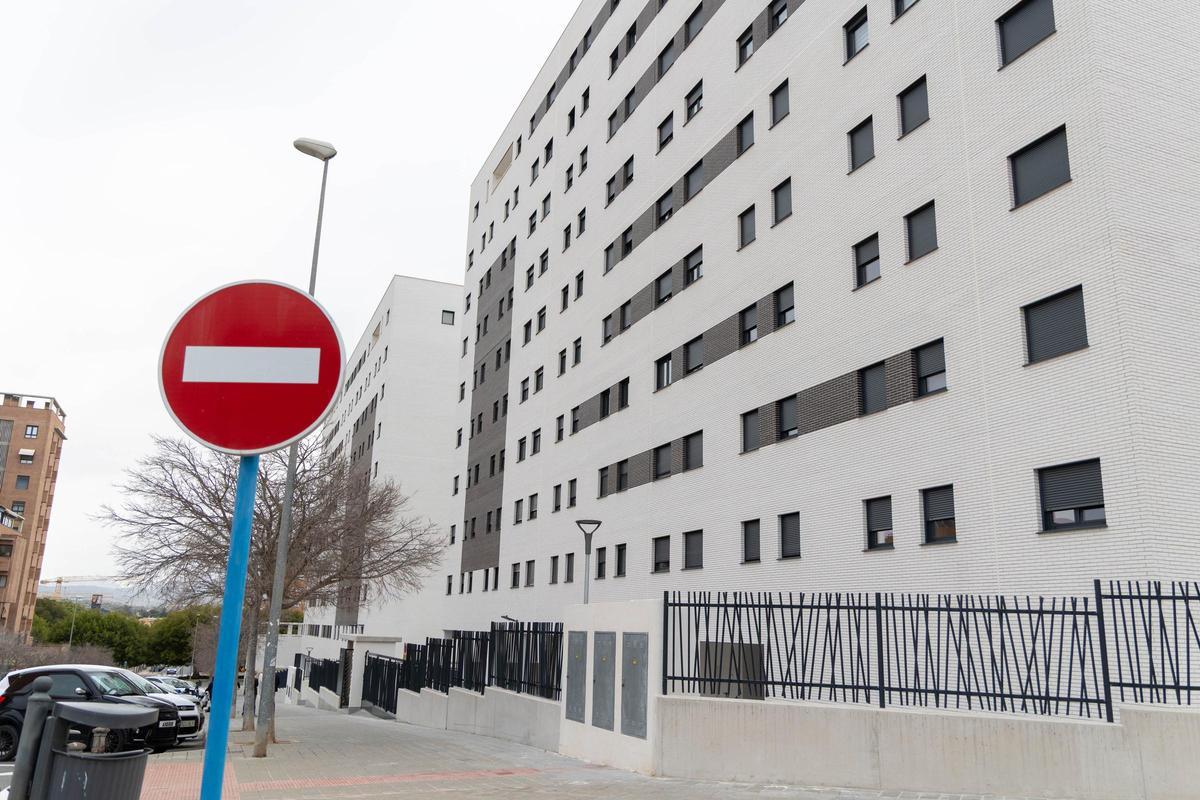 Residencial, en La Condomina, donde tienen pisos cargos y funcionarios del Ayuntamiento de Alicante.