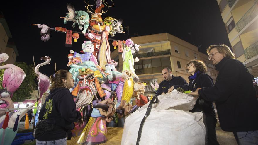 Esfuerzo fallero para que Sagunt amanezca con sus fallas