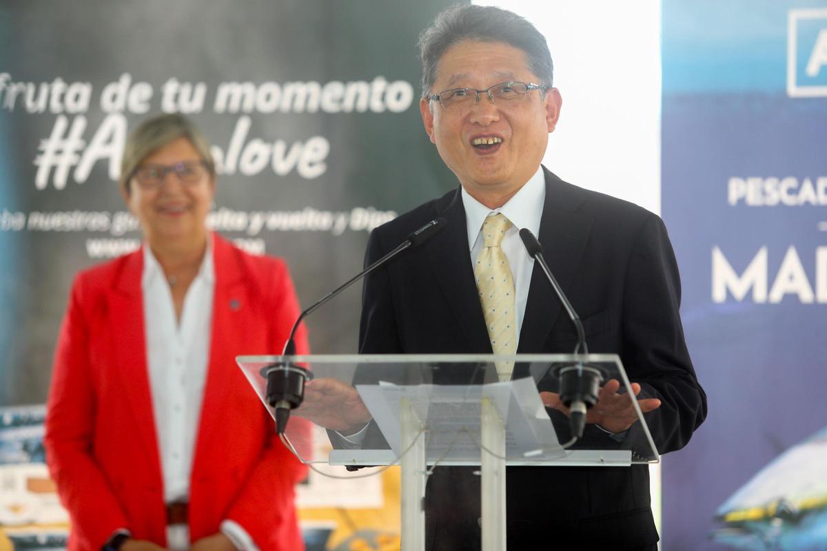 Así se presentó en O Grove la planta de producción de aceite de atún que se enviará a Japón.