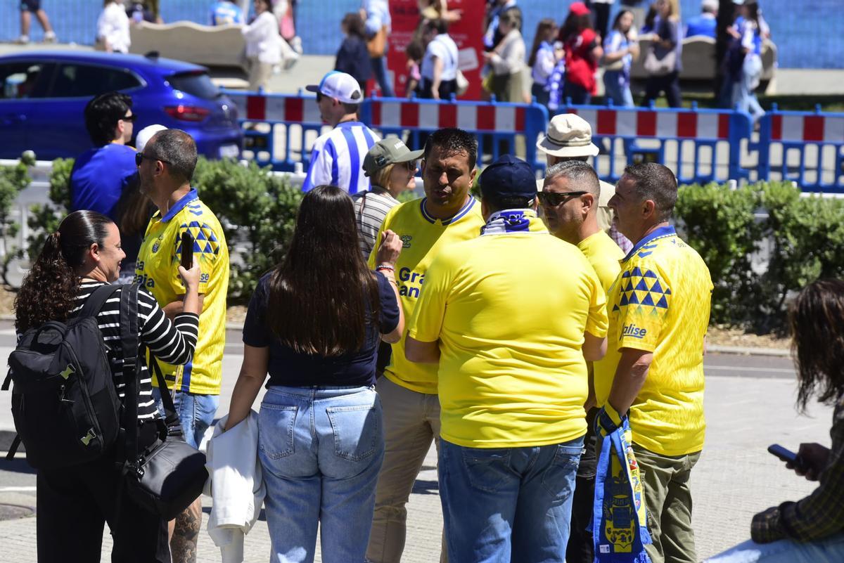 La Fan Zone de Riazor calienta motores en la fiesta del ascenso del Deportivo.