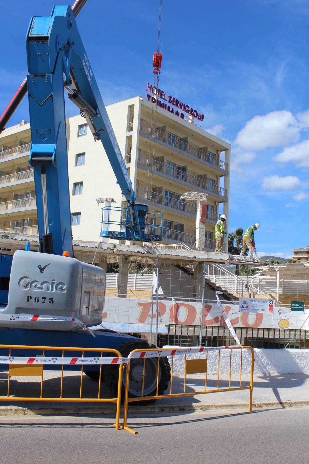 Empieza el derribo de la mítica Tasca El Pollo en Benicàssim