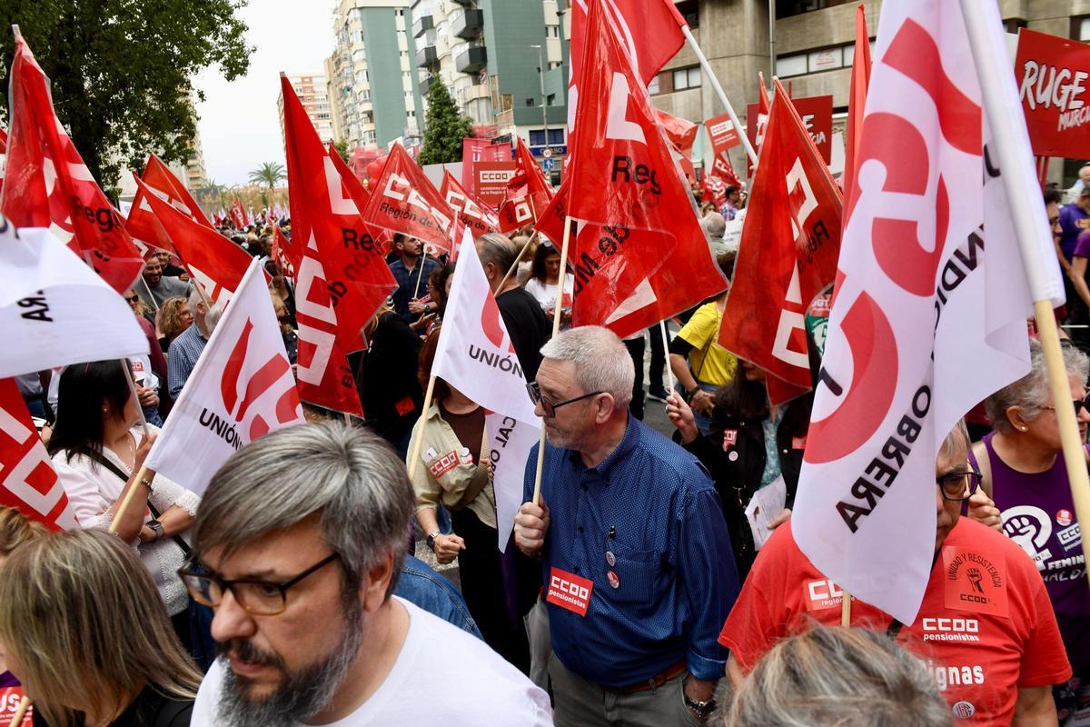 Todas las imágenes de la Manifestación por el Día del Trabajador en Murcia 2026
